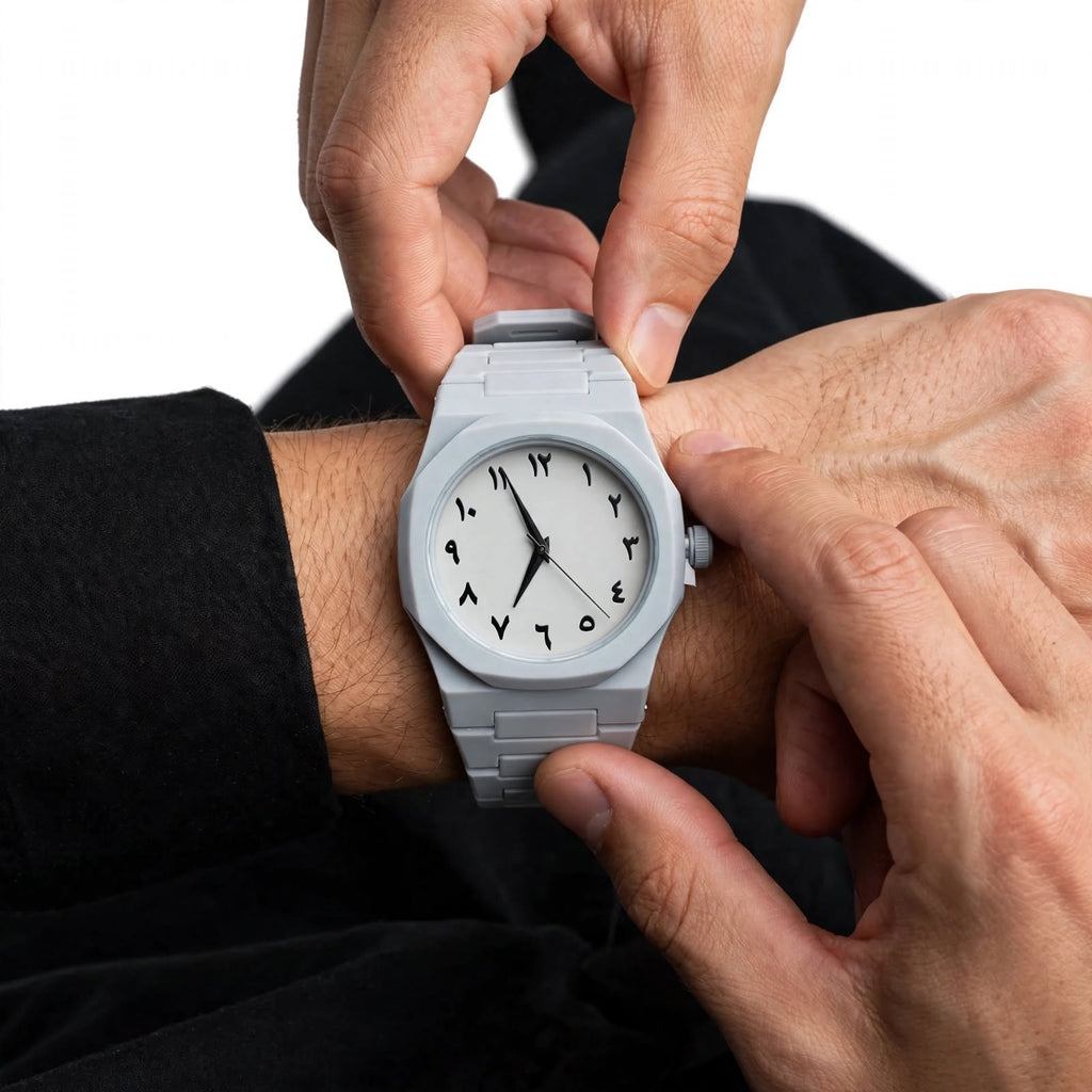 Casual Quartz Digital Watch with Leather Strap & Date Display For Men